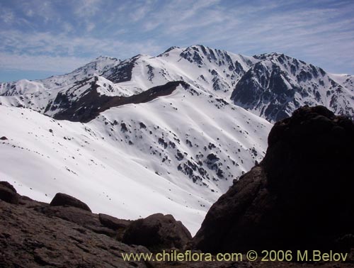 An image of Punta de Damas, a mountain of 3150 m, just on the outskirts of Santiago.
