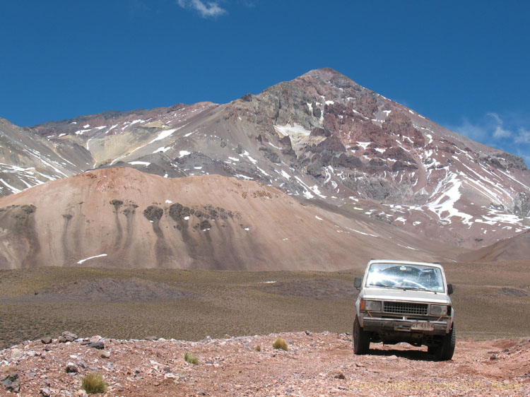 Behind - 6300 m. high Las Tortolas Peak:The car is only at 4100 m.